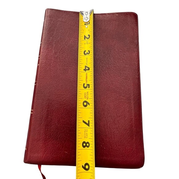 The Holy Bible New International Version Holman Premium Bonded Leather Bookmark - Picture 2 of 12